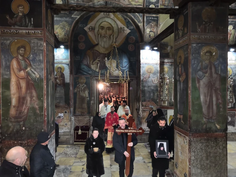 Oprostaj od mati Angeline