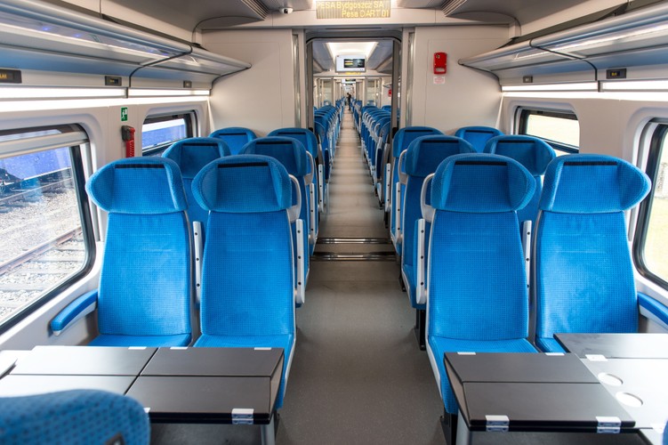 Wagony bez przedziałów