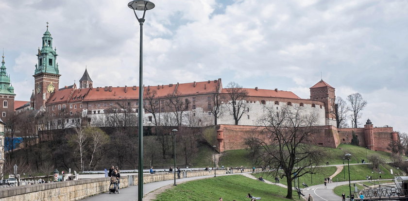 Brakuje toalet na Błoniach i Bulwarach Wiślanych