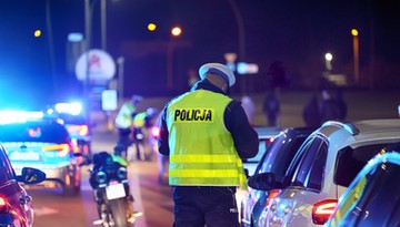 Obowiązek zimowych opon 2025. Jakie kary grożą kierowcom za brak odpowiedniego ogumienia