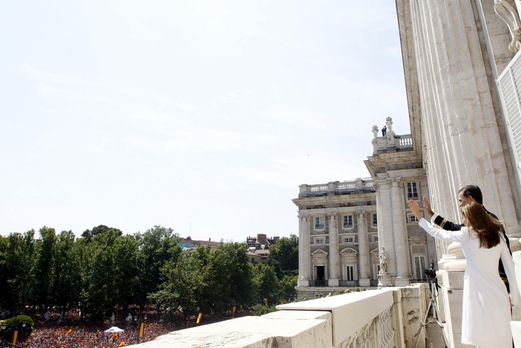 Król Filip VI z żoną Letizią. Fot. EPA/PACO CAMPOS / POOL