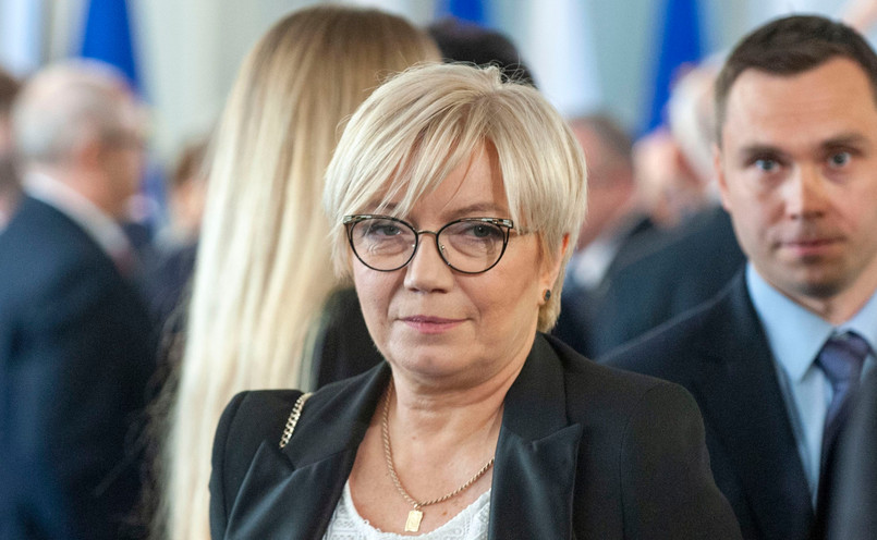 Julia Przyłębska oświadczyła, że nie weźmie udziału w posiedzeniach Senatu, kierując się koniecznością ochrony TK przed - jak napisała - "publicznym podważaniem jego konstytucyjnej pozycji"