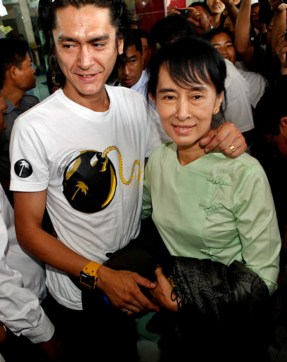 Su Ći sa sinom Kimom 2011. u Baganu