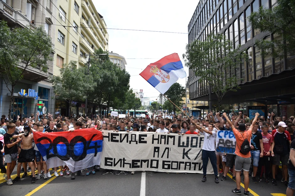 Osmaci u protestnoj šetnji centrom Beograda