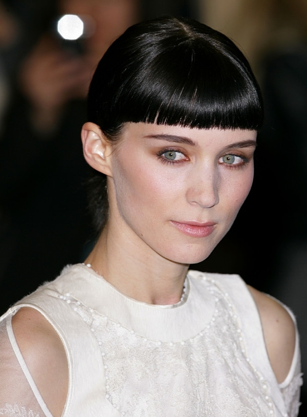 Rooney Mara odsłania plecy