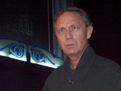 Piesiewicz będzie ponownie sądzony. Za trzy zarzuty