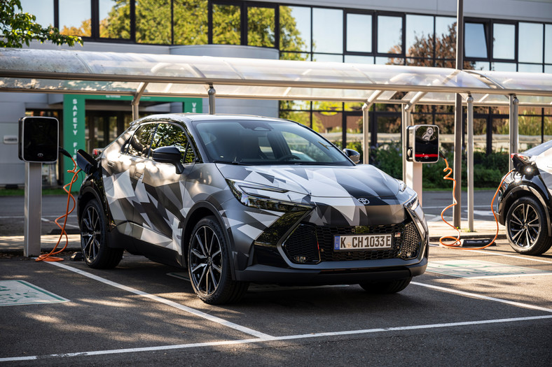 Nowa Toyota C-HR Plug-in Hybrid