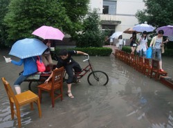 Ta powódź to kataklizm. Ewakuowali już pół miliona ludzi