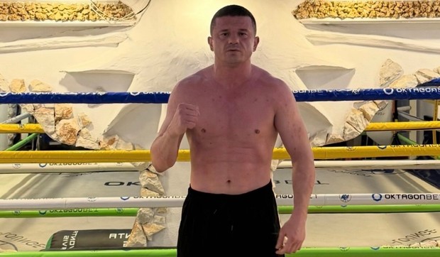 Skinuo se dečko Jovane Jeremić