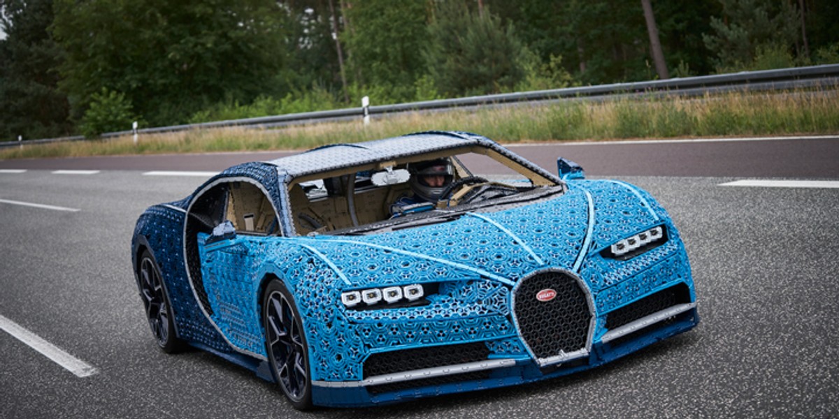 Bugatti Chiron z klocków Lego Technic to jeżdżący model w skali 1:1