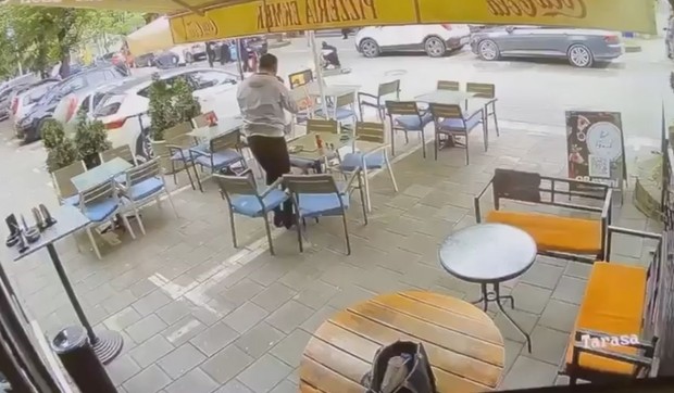 Motociklista oborio devojku na električnom trotinetu