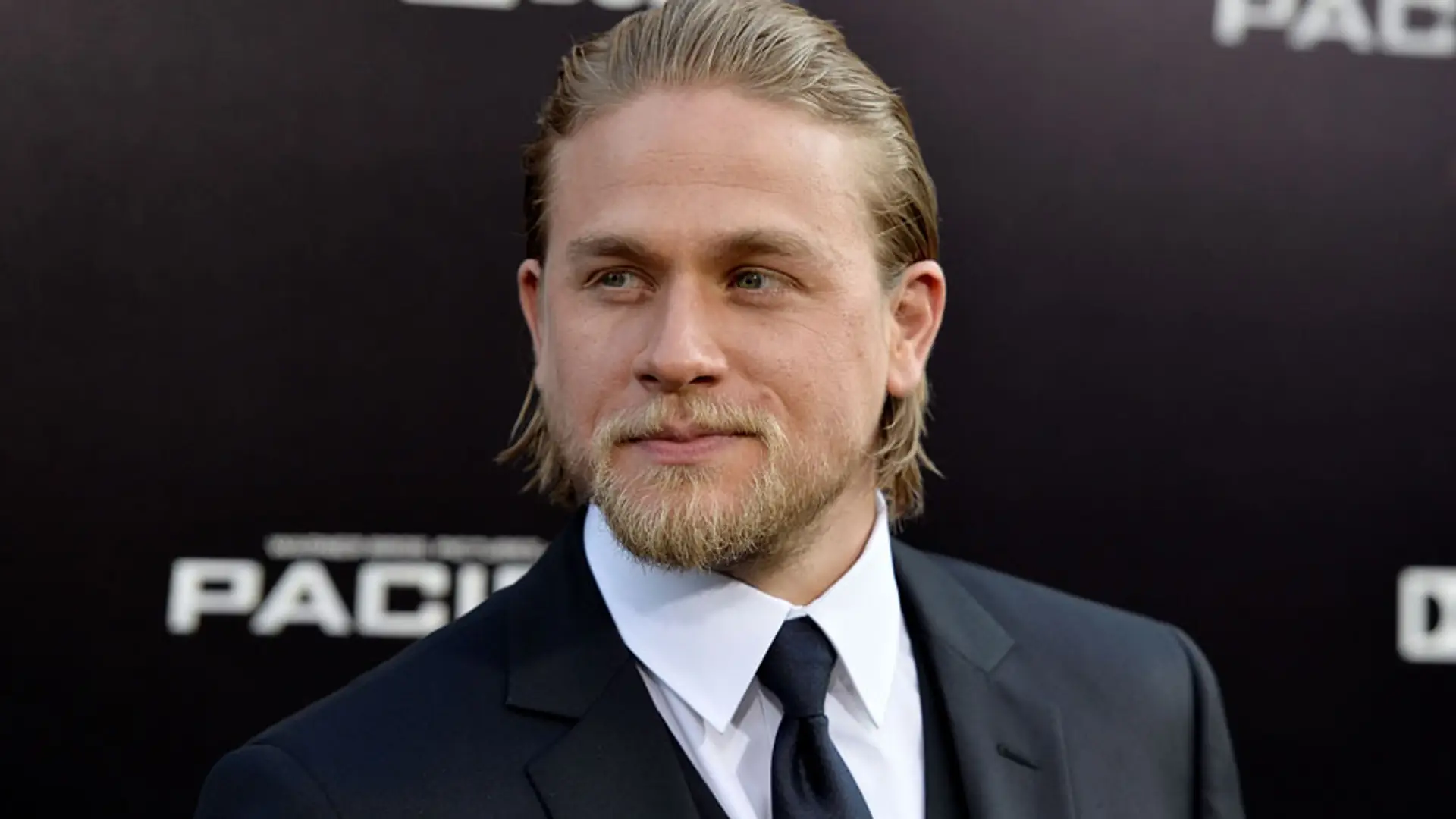 Charlie Hunnam niewystarczająco seksowny do roli Christiana Greya? Sprawdzamy!