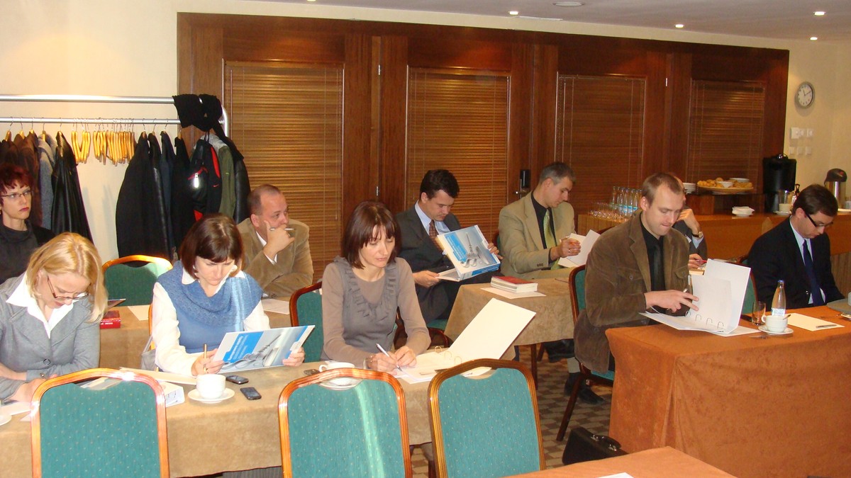 Szkolenie pt: „Karnoprawne aspekty działalności bankowej i finansowej” w dniu 29 listopada 2011 r. we Wrocławiu. Projekt skierowany do sędziów i prokuratorów w celu przygotowania do prowadzenia spraw z zakresu przestępstw bankowych i finansowych. Projekt Dofinansowany przez Narodowy Bank Polski