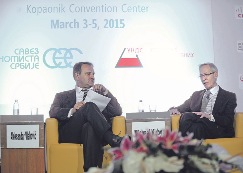 Oštar: Majkl Kirbi govori na panelu na Kopaoniku