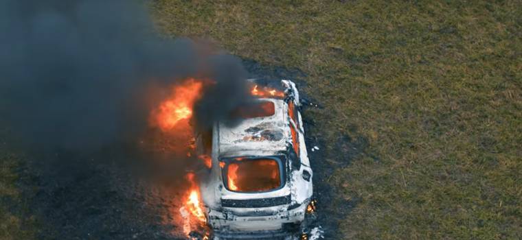 Rosyjski youtuber spalił swojego Mercedesa [Nagranie]