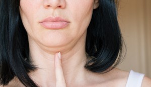 Postoji nekoliko opcija za smanjenje podbratka