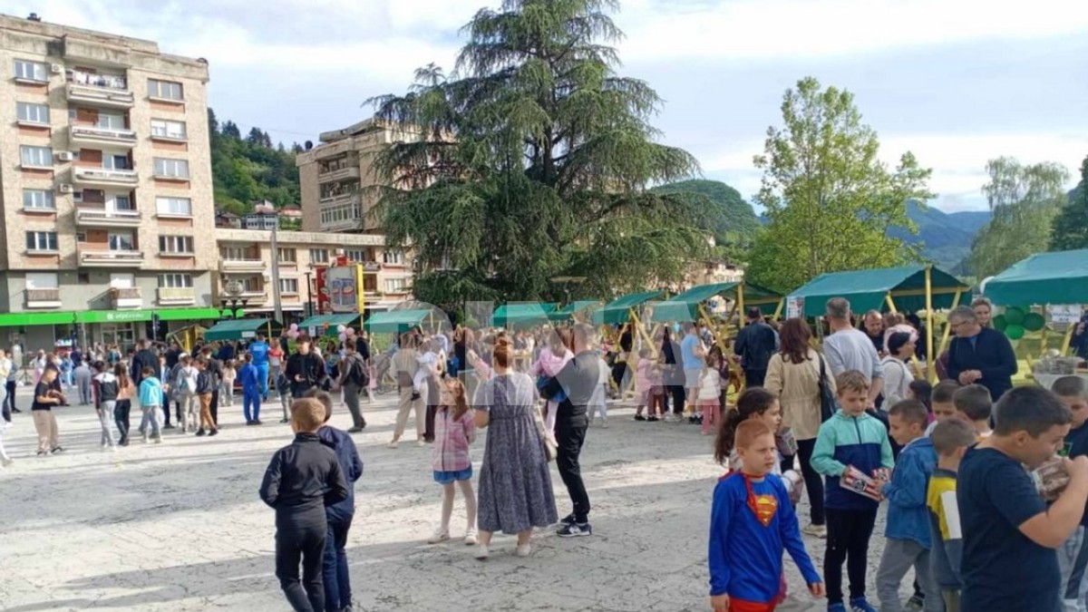 Humanitarni "Slatki bazar" u Prijepolju za malu Danicu Dučić