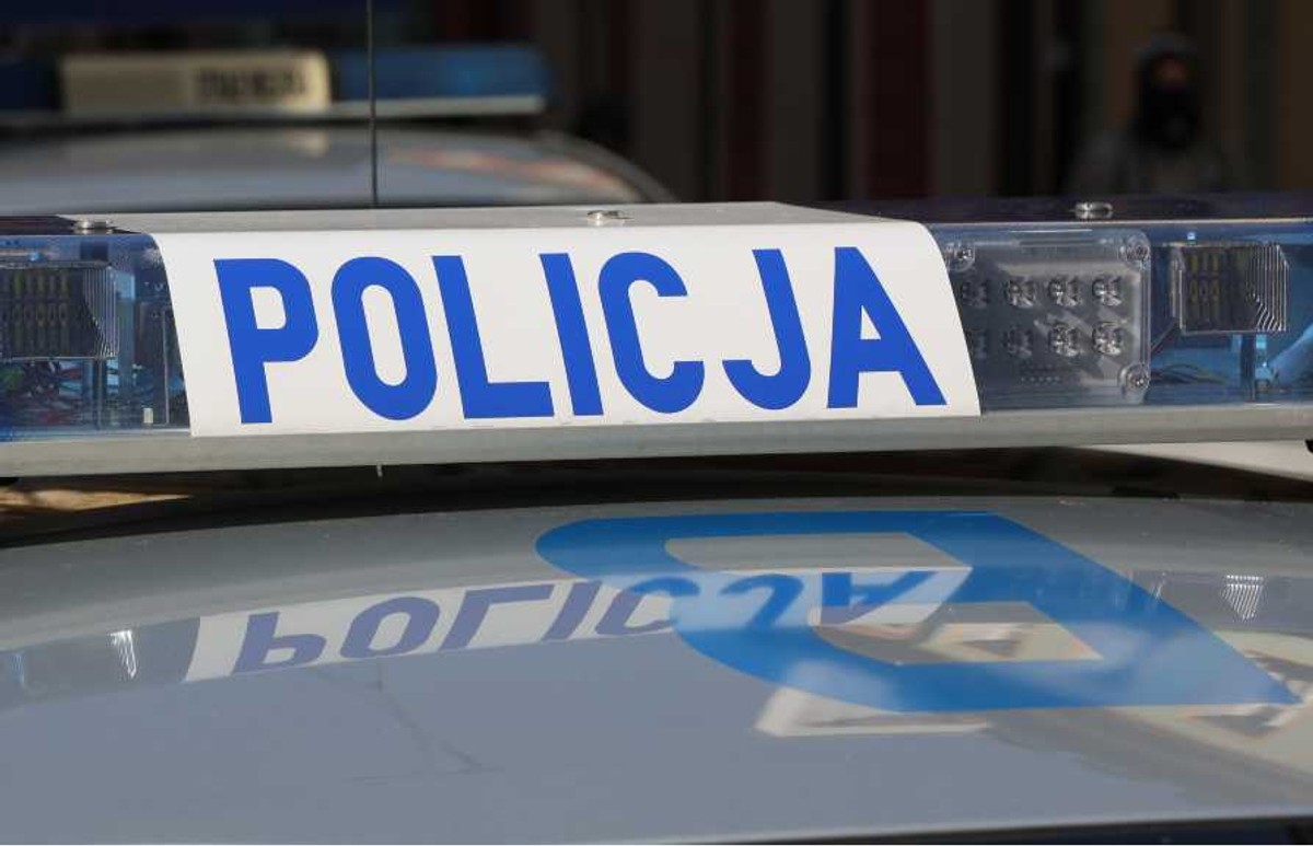 Śmiertelny wypadek na Bielanach. Kierowca opla porzucił martwą pasażerkę