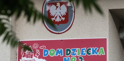 Matka oddała dzieci do domu dziecka. "Nie słuchały mnie". Wstrząsające relacje rodzeństwa