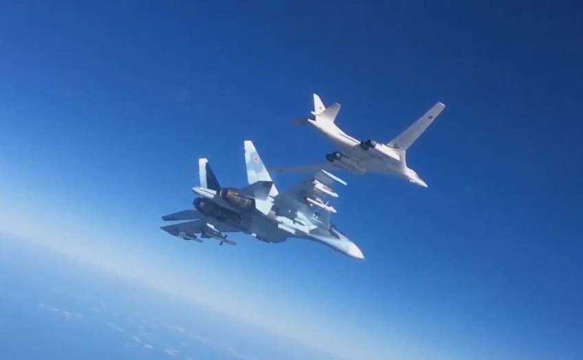 Su-30 u pratnji strateških bombardera Tu-160 iznad Mediterana