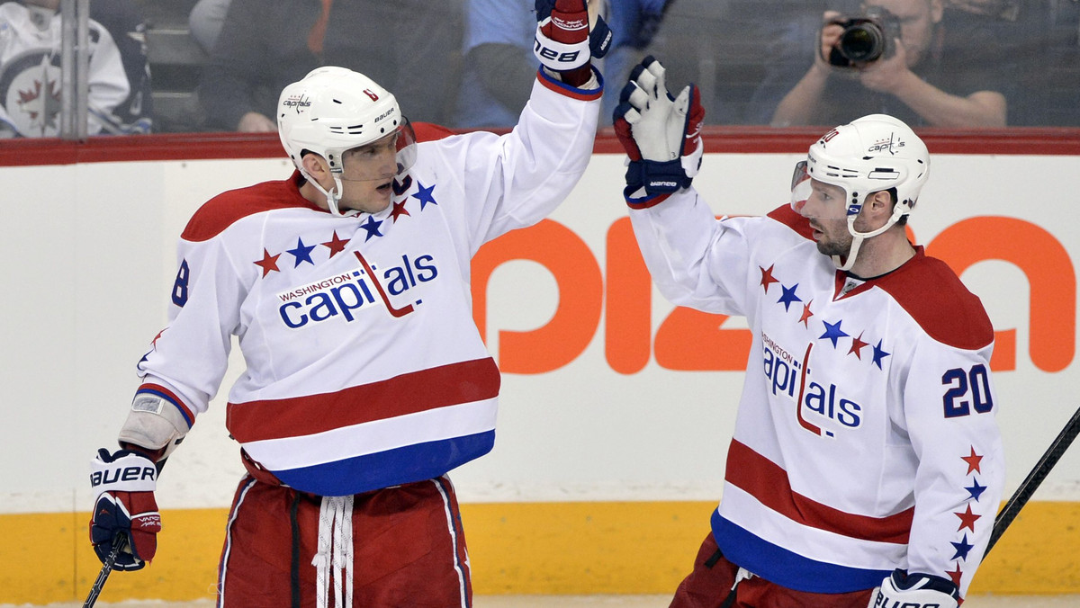 Washington Capitals, New York Islanders, San Jose Sharks i St. Louis Blues są kolejnymi zespołami, które wywalczyły sobie miejsce w fazie play-off. Dokonać tego mogli też New York Rangers, ale doznali zaskakującej porażki 2:3 z Florida Panthers.