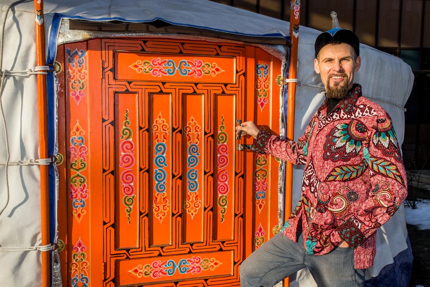 Podróżnik Piotr Śliwiński zamieszkał w mongolskiej jurcie na Politechnice Krakowskiej