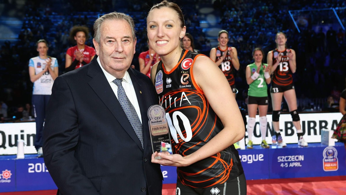 Jordan Larson po raz drugi z rzędu wygrała Ligę Mistrzyń. Rok temu triumfowała z Dynamem Kazań, a tym razem w barwach Eczacibasi VitrA Stambuł. Została także wybrana MVP turnieju finałowego w Szczecinie - czytamy w "Przeglądzie Sportowym".