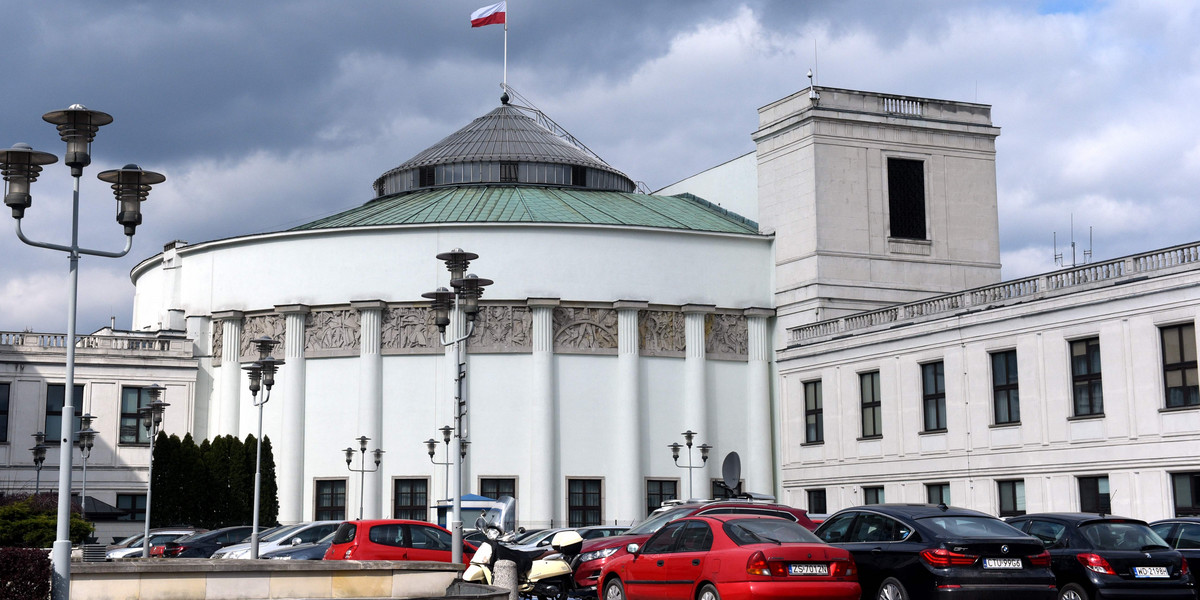 Kancelaria Sejmu szuka pracownika.