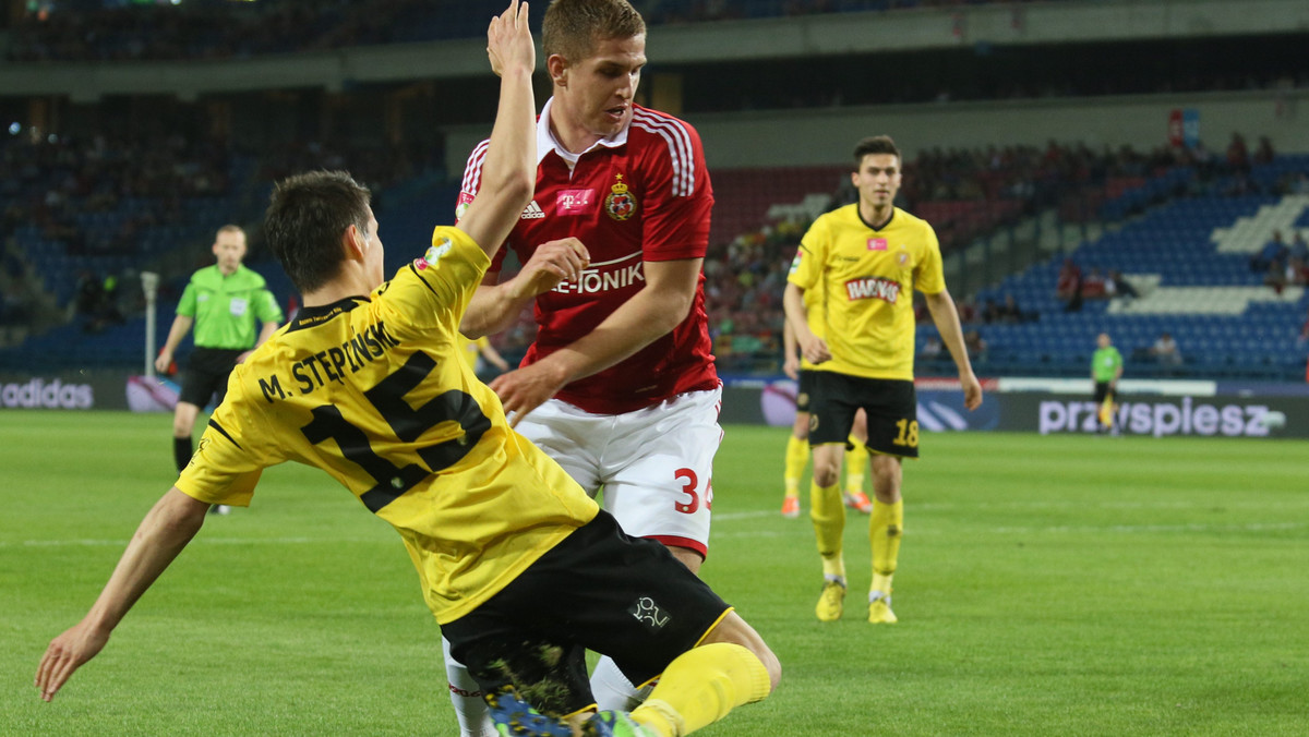 Wisła Kraków pokonała Widzew Łódź 1:0 (0:0) przed własną publicznością w meczu 24. kolejki T-Mobile Ekstraklasy. Dzięki temu Biała Gwiazda przełamała czarną serię czterech meczów bez zwycięstwa w lidze i awansowała na ósme miejsce w tabeli.