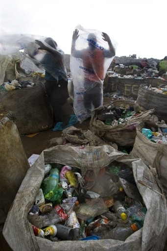 SMIECIARZE BRAZIL RIO GARBAGE DUMP