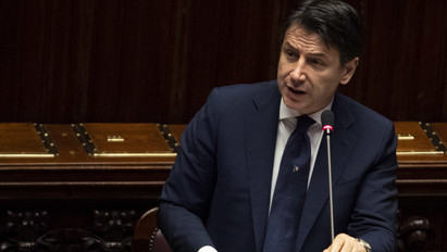 Így tervez a miniszterelnöki székben maradni Giuseppe Conte