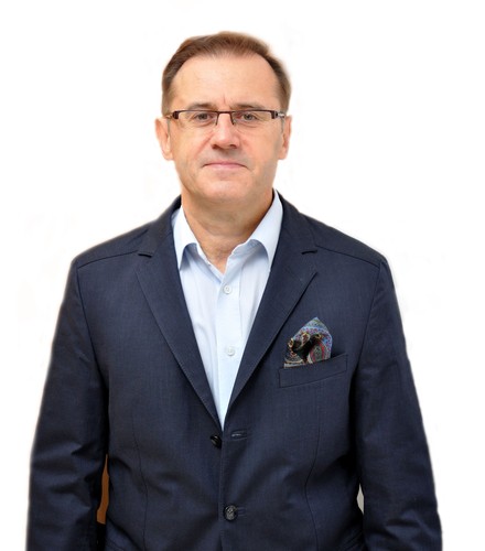 W 2014 r. przychody Grupy PSB ze sprzedaży materiałów i usług do sklepów oraz składów sieci wyniosły 2,1 mld zł, a zysk netto 20 mln zł, co daje rentowność netto na poziomie 0,95 proc. Utrzymywanie rezerw na płatności wobec dostawców jest konieczne, bo centrala bierze na siebie odpowiedzialność za płatności za towar zamówiony za jej pośrednictwem przez partnerów.