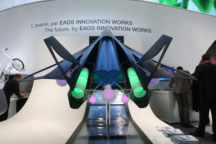 Model naddźwiękowego samolotu ZEHST zaprezentowany w trakcie Paris Air Show w Paryżu, Francja.