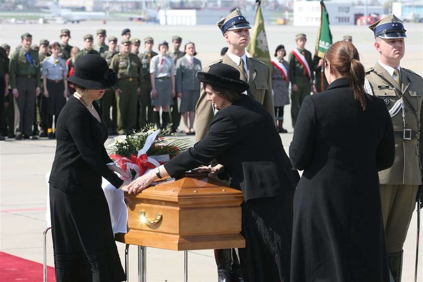 Ostatni prezydent na Uchodźstwie wrócił do Polski. Ciało Ryszarda Kaczorowskiego wraca do Polski