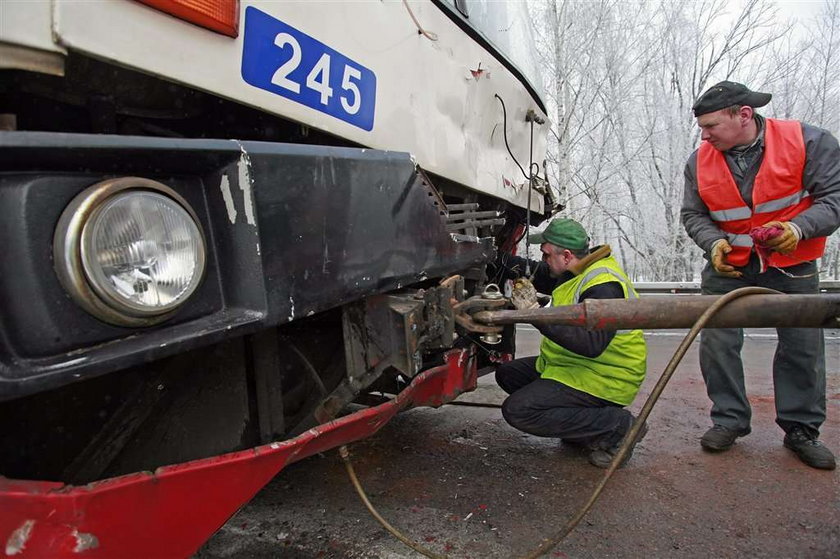 Wypadek autobusu linii 175. 13 rannych w Dąbrowie Górniczej