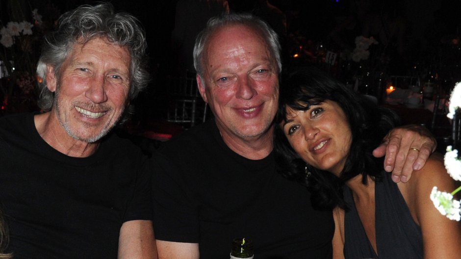 Od lewej: Roger Waters, David Gilmour i Polly Samson, 2010 r.