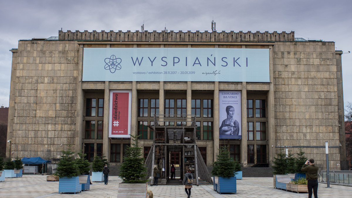 Wystawa rzeźb Henriego Moore’a, multimedialna ekspozycja poświęcona Andrzejowi Wajdzie oraz prezentacja twórczości artystów z Pierwszej Grupy Krakowskiej, to część wystaw planowanych w Muzeum Narodowy w Krakowie w 2019 r.