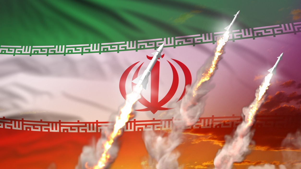 Farby iránskej vlajky sú vraj štyrmi jazdcami z Apokalypsy pospané v biblickom Zjavení. (ilustračné foto)