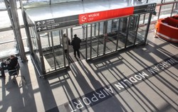 Wreszcie rusza naprawa pasa na modlińskim lotnisku