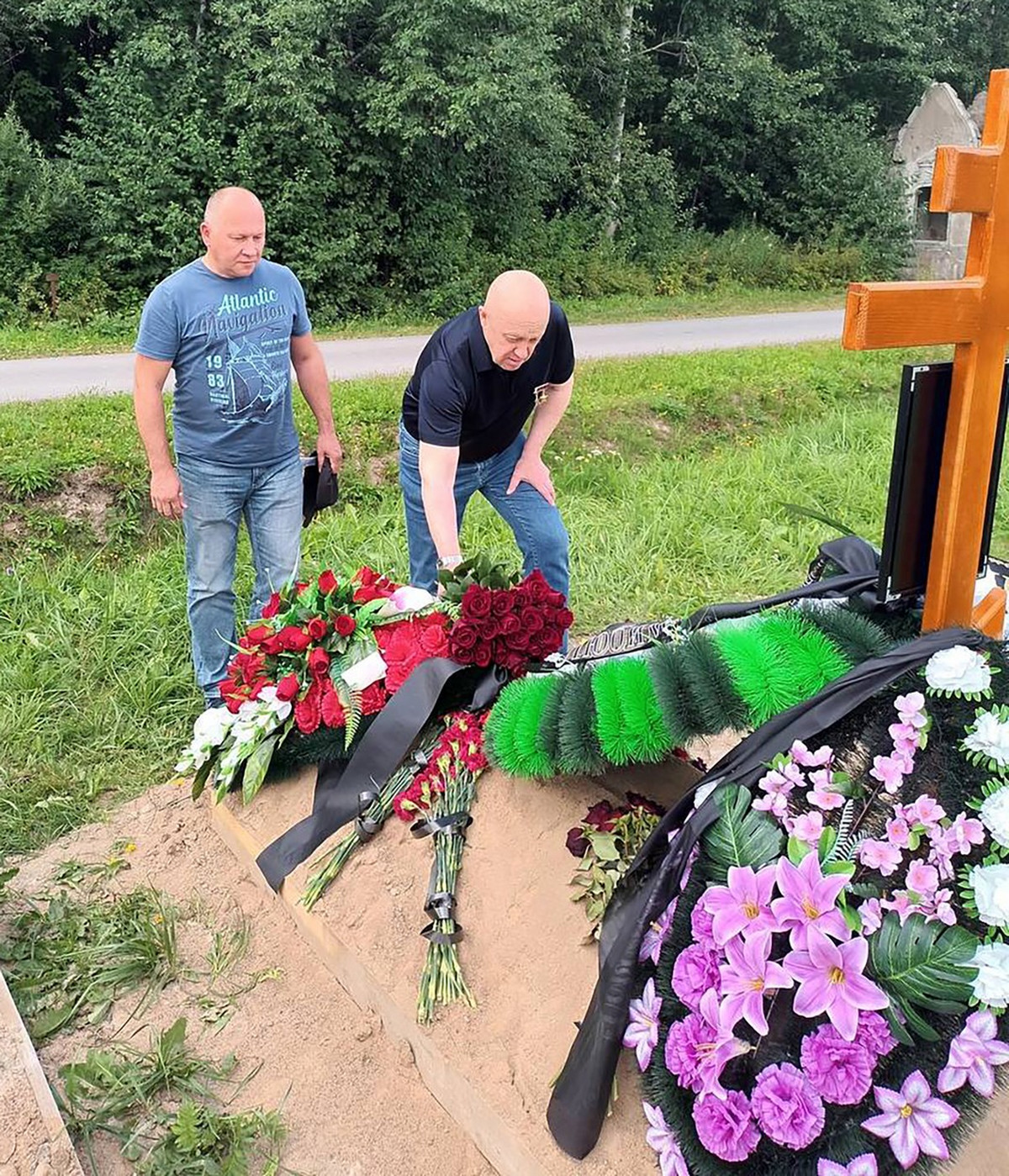 Похоронила бывшего мужа. Пригожин Вагнер. Кладбище погибших на Украине.