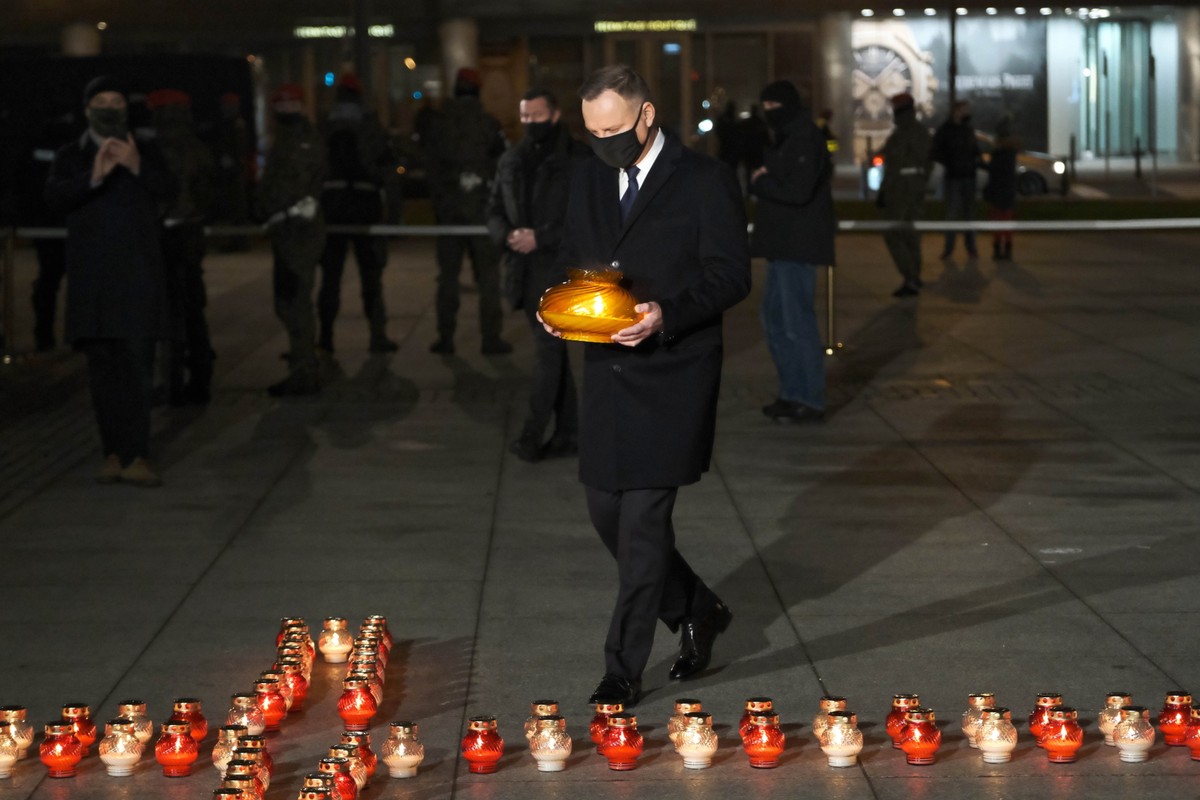 Rocznica stanu wojennego. Duda na Placu Piłsudskiego, Morawiecki przy grobie Przemyka