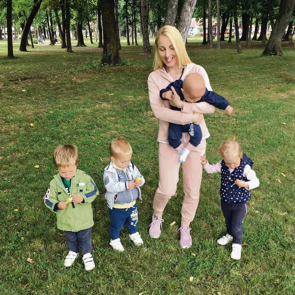 Kako su na njih troje čekali četiri godine, nisu mislili da će četvrta beba doći tako brzo