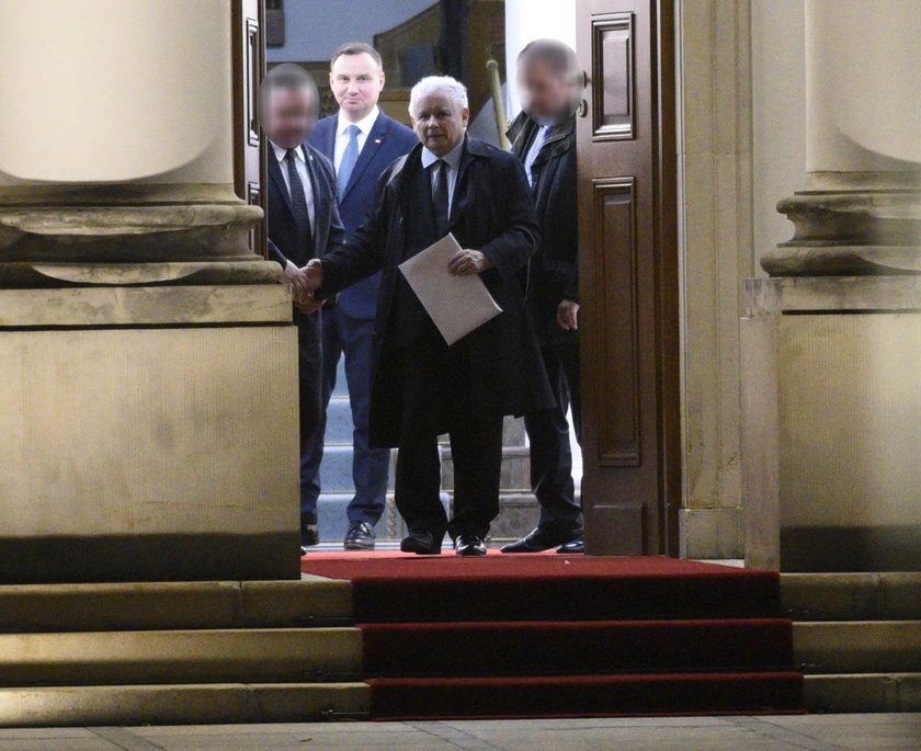 Andrzej Duda gra na wyrzucenie Macierewicza i Ziobry