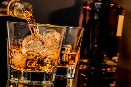 Pijesz whisky? Ekspert obala trzy mity na jej temat