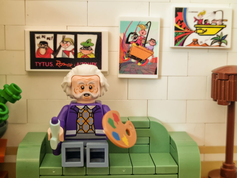 Z okazji jubileuszu Papcia Chmiela powstała jego figurka z klocków LEGO. Twórcą jest Łukasz Więcek (Lukas Data). Inicjatywa powstała we współpracy z Wydawnictwem Prószyński i S-ka.