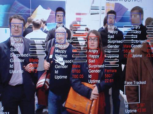 W tworzenie systemów rozpoznawania twarzy na lotniskach poważnie zaangażowany jest niemiecki Instytut Fraunhofera. Wyprodukowana przez tamtejszych badaczy aplikacja potrafi ustalić płeć danej osoby, a nawet próbuje określić jej stan emocjonalny