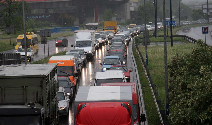 Przez korki, w Krakowie jeżdzi się najdłużej w Polsce