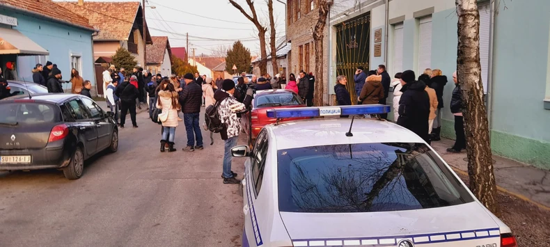 Protest roditelja ispred OŠ "Sečenji Ištvan", Subotica