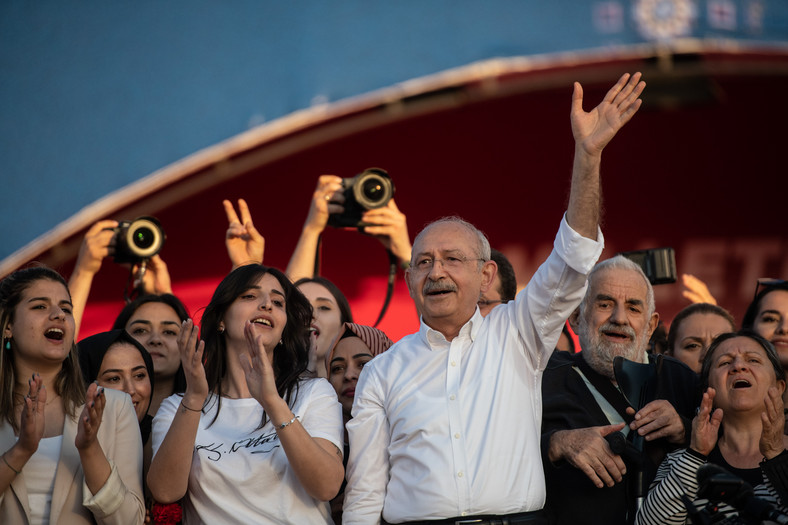 Lider Republikańskiej Partii Ludowej (CHP) Kemal Kilicdaroglu podczas wiecu w Stambule, 21 maja 2022 r.