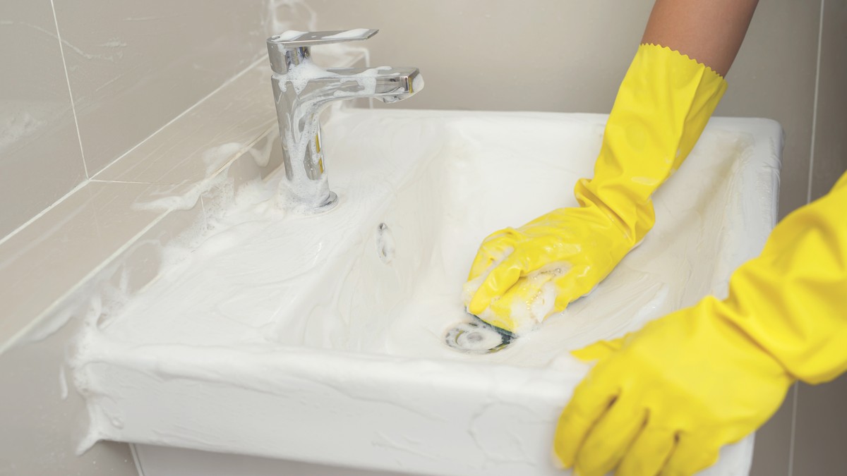 Ruskinje se kunu u domaću pastu za čišćenje kamenca: Kupatilo će zablistati bez ribanja